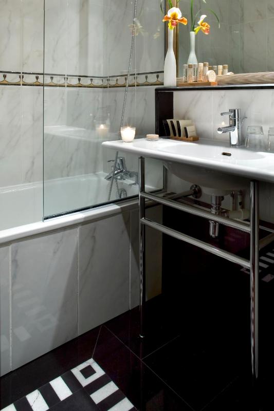 Superior Room image 4