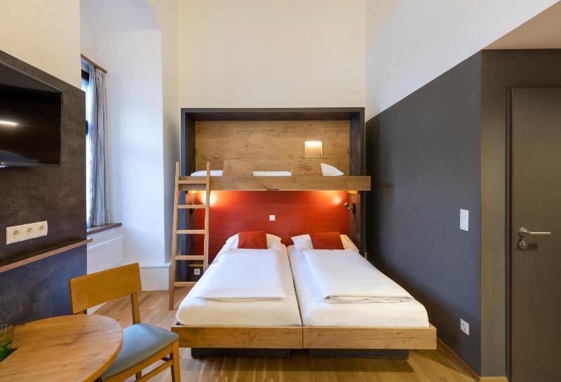 Quadruple Room image 3