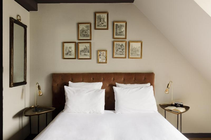 Superior Double Room image 1