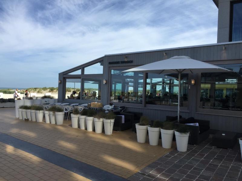 Studio Apartment with Sea View image 3