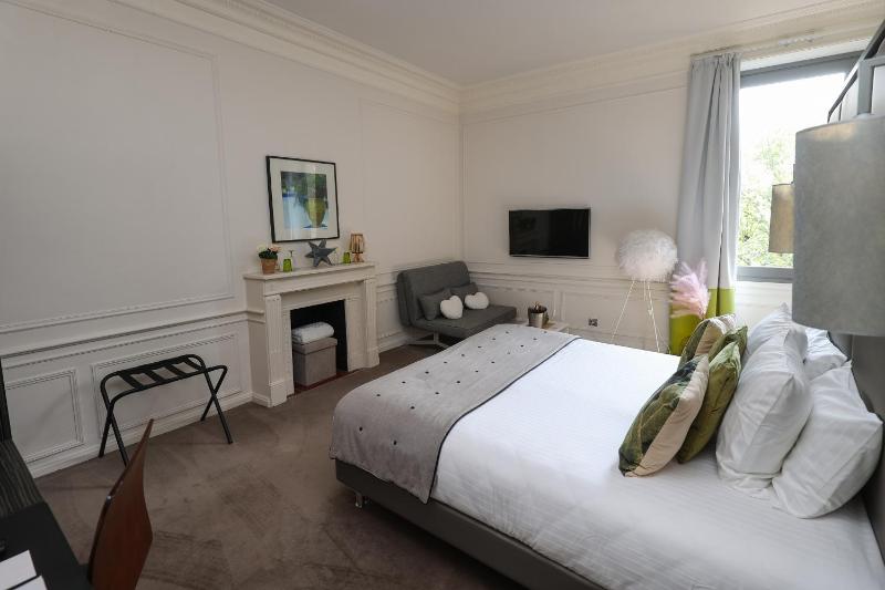 Deluxe Double Room image 4