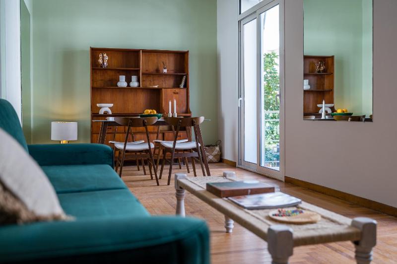 One-Bedroom Apartment image 2