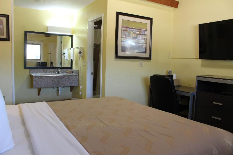 King Room image 4