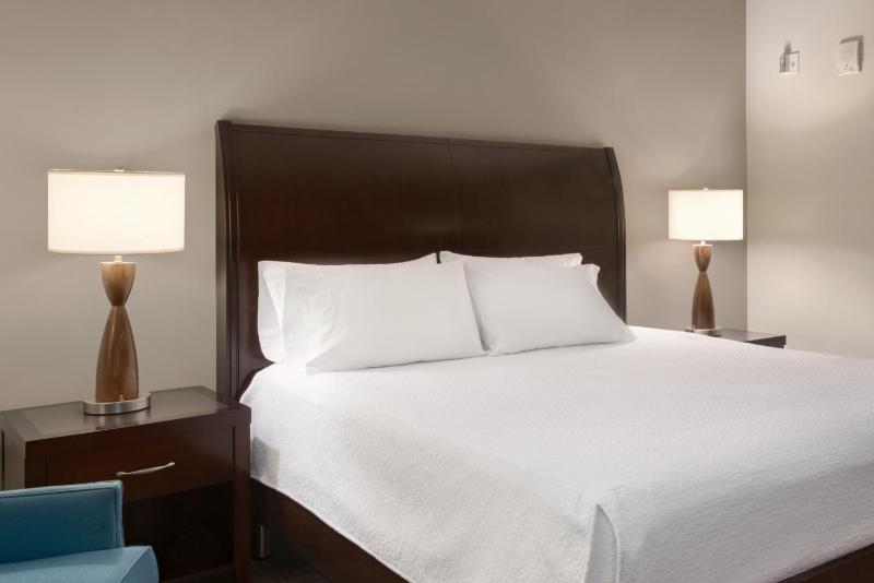 Corner King Room image 2
