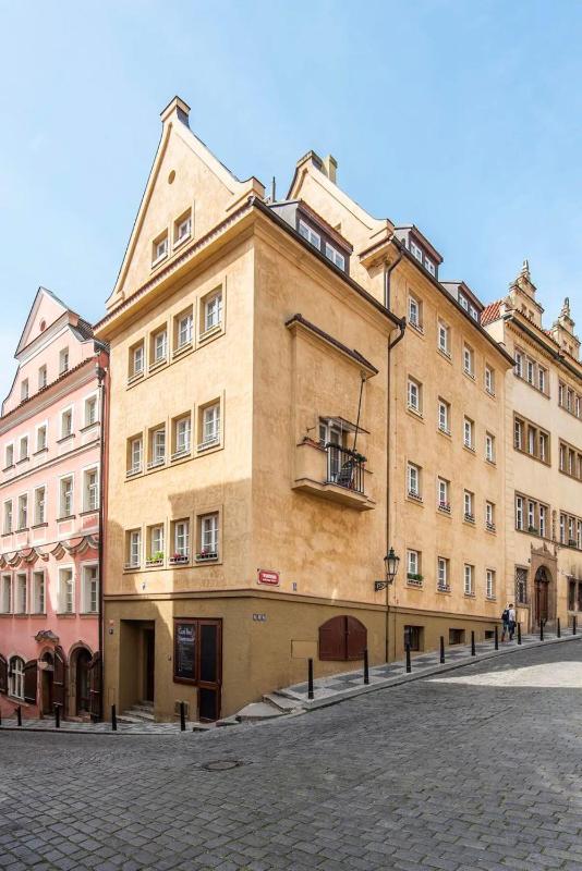 Elegant Compact Studio Steps from Charles Bridge - image 12
