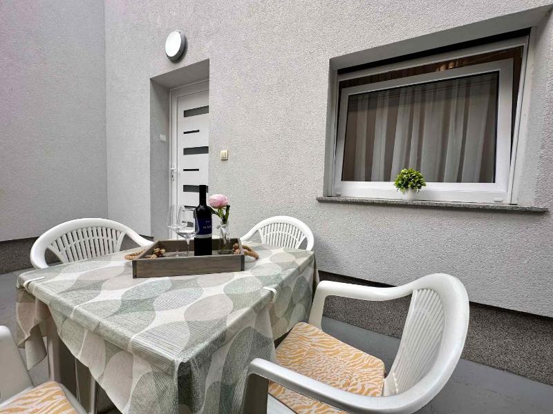 Apartments in Dramalj 45738 - image 10