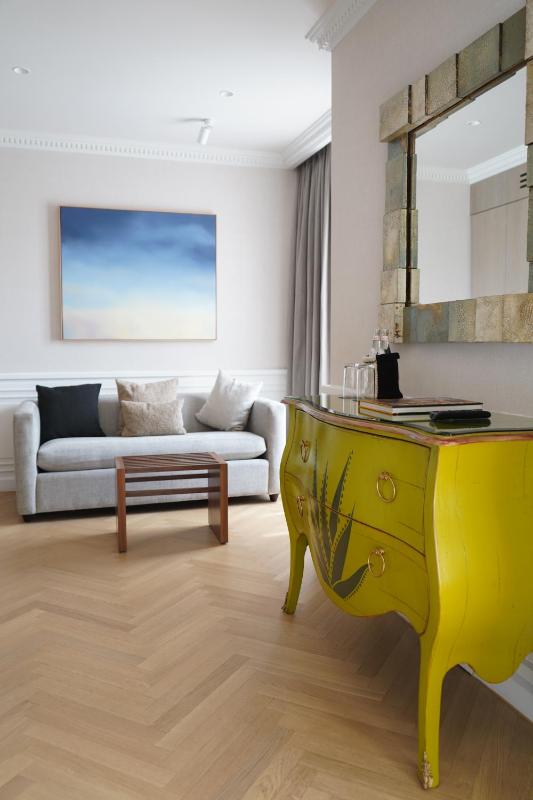 The Alest Hotel - image 16