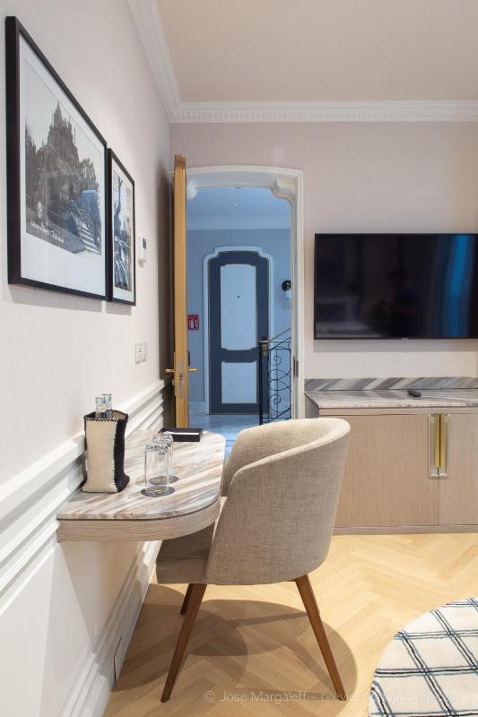 The Alest Hotel - image 32