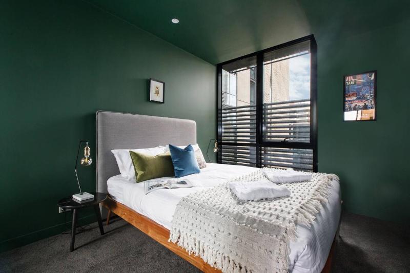 Evergreen Oasis - Poolside Living on Stanley Street - image 8