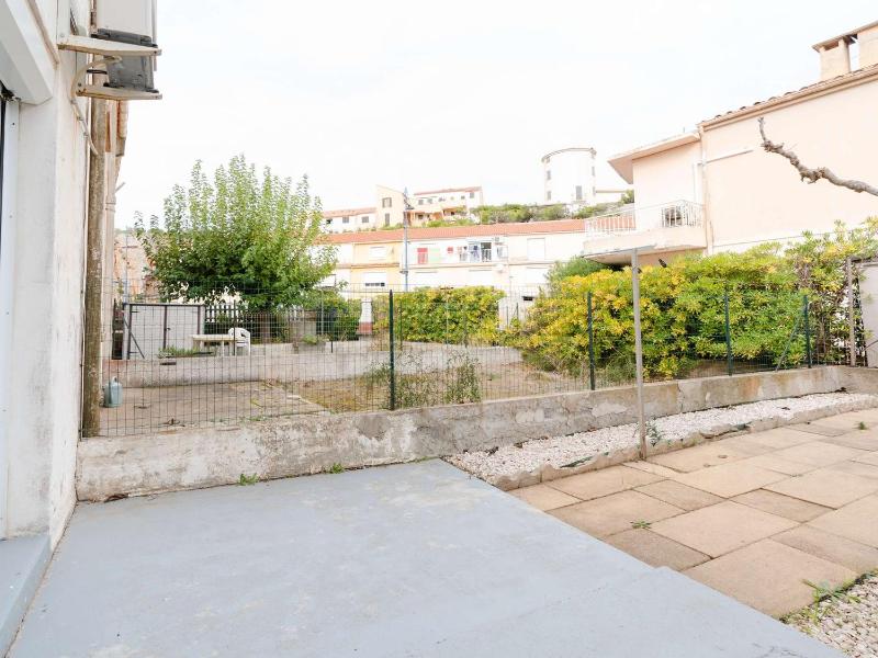 Appartement T3 climatisé rénové avec goût à 150m de la plage avec terrasse et équipements complets - FR-1-409-204 - image 4