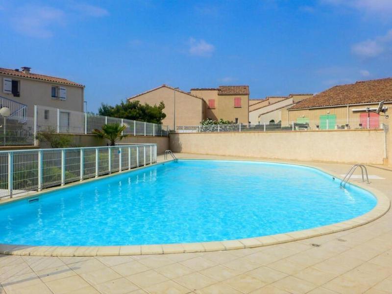 T3 avec piscine terrasse vue mer et parking privé - FR-1-409-219 - image 5