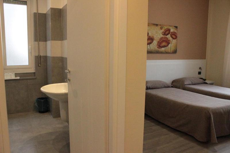 Triple Room image 2