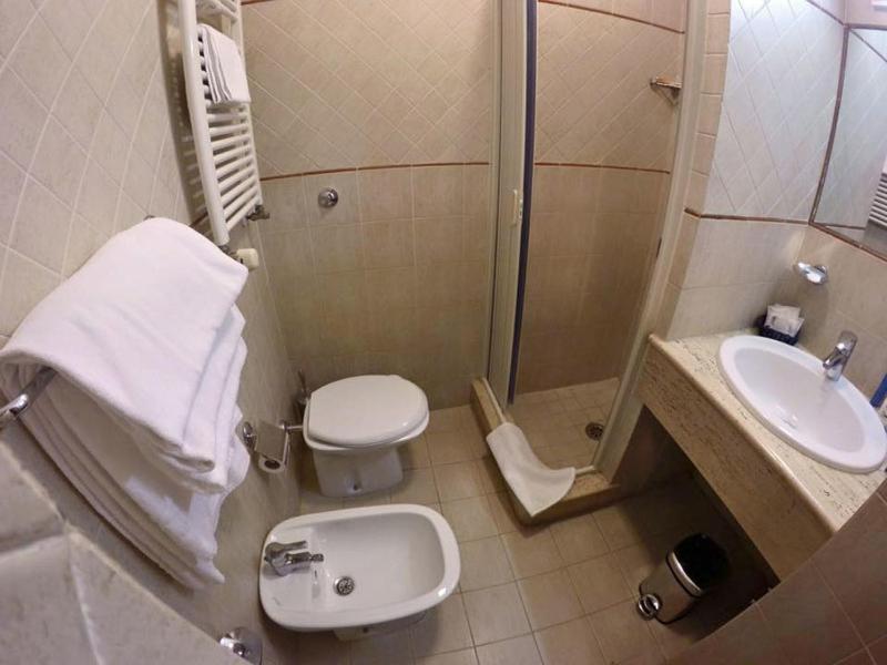 Quadruple Room image 2