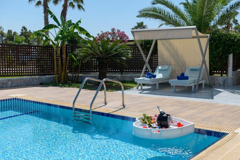 Suite with Private Pool image 4