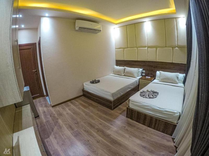 Twin Room image 1