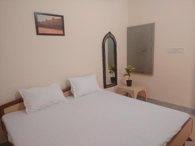 Red king home stay - image 10