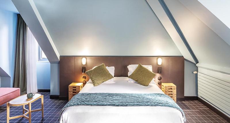 Privilege Queen Room with Sofa Bed and Kitchenette image 1
