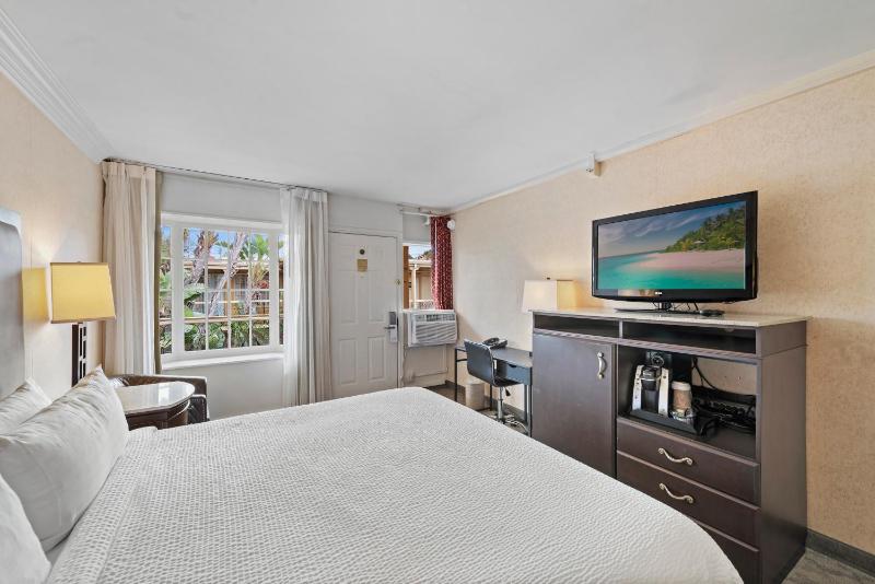 Standard King Room [South Building] image 2