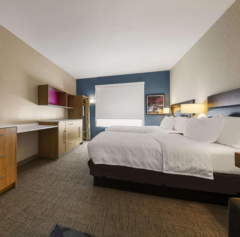 Studio Suite with Two Queen Beds image 2
