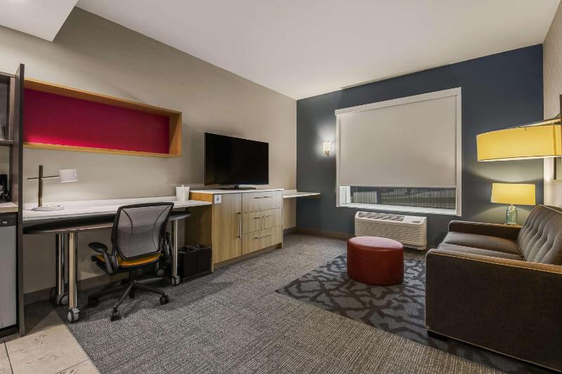 One-Bedroom King Suite image 3