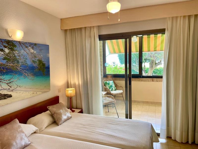 Apartamentos María Cristina Beach - image 13