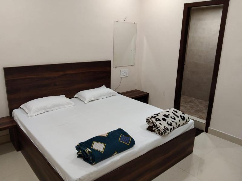 Hotel Bindra Paradise 800 Meter From Golden Temple - image 1