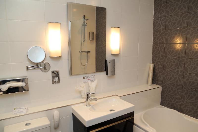 Standard Twin Room image 2