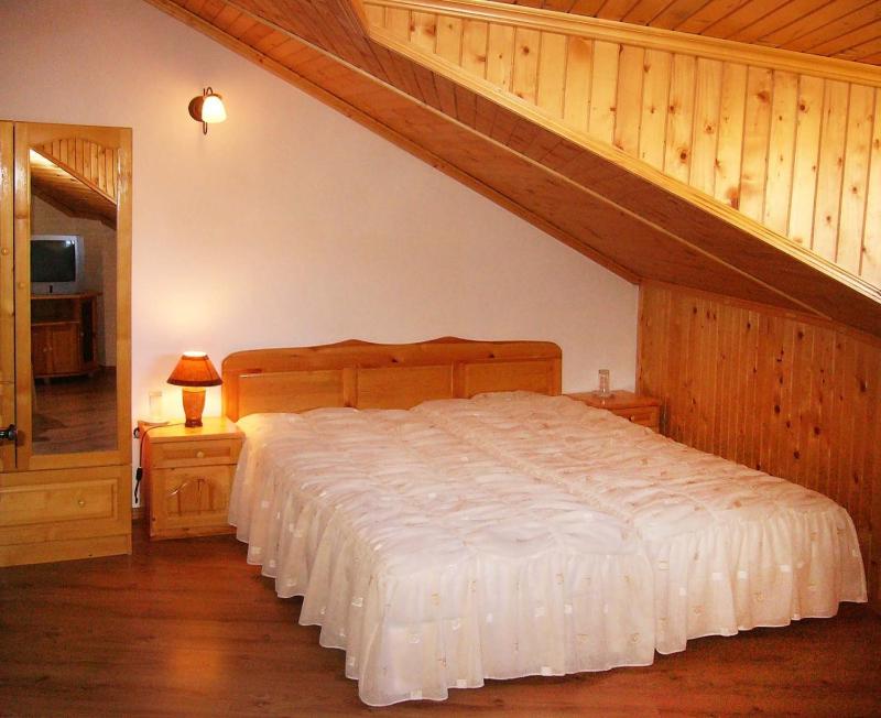 Twin Room - Attic image 2
