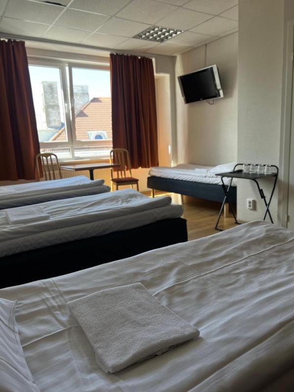 Standard Quadruple Room image 1
