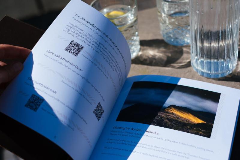 Double Room with Mountain View image 2