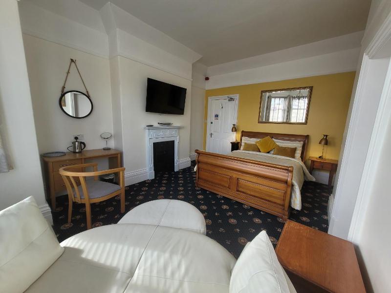 Junior Suite with Sea View (First Floor - No Lift) image 3