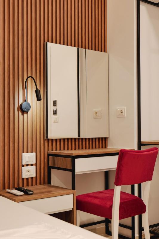 Deluxe Double Room image 1