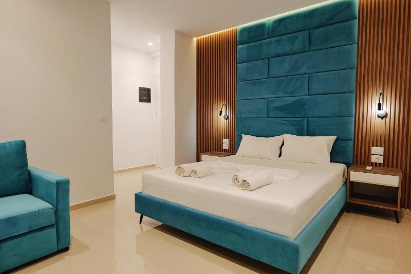 Deluxe Quadruple Room image 3