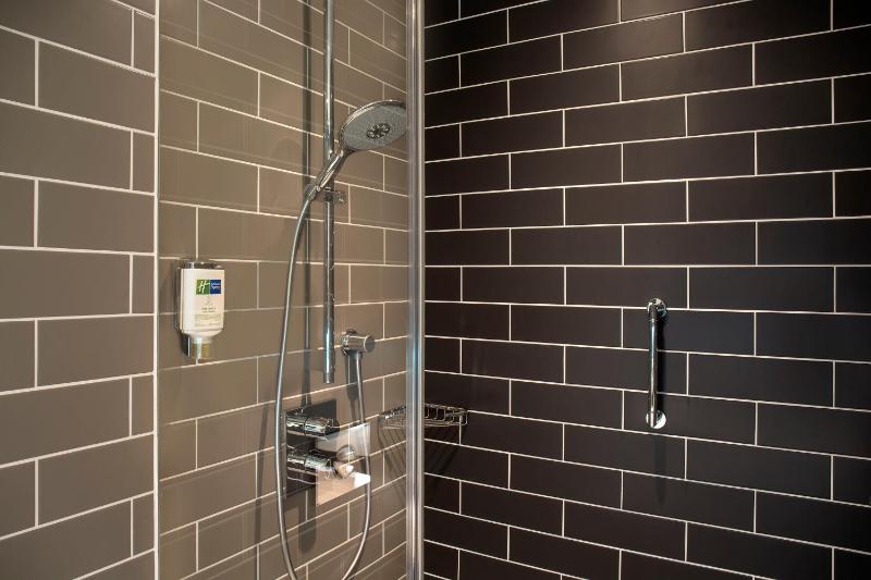 Standard Double Room with Sofa Bed image 3