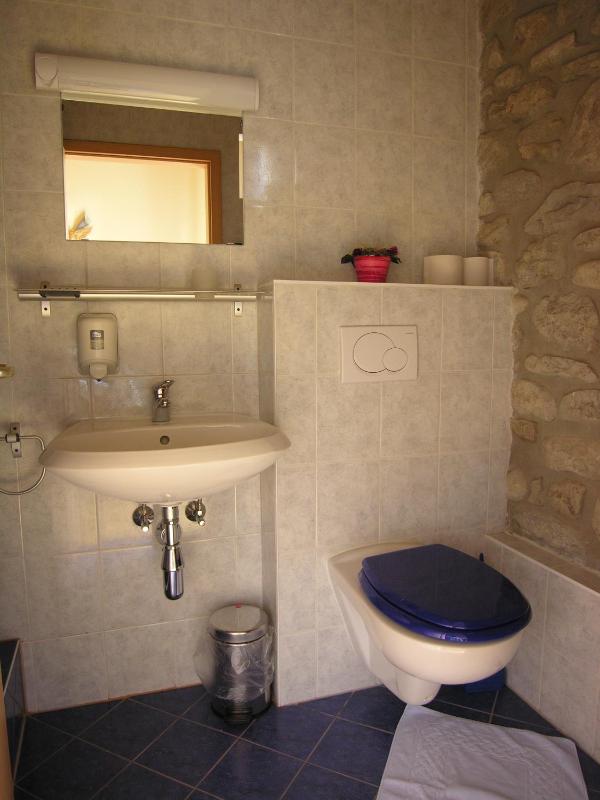 Single Room image 4