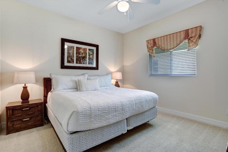 The Hammock - Beautiful waterfront 4 bedroom home with heated pool - image 36