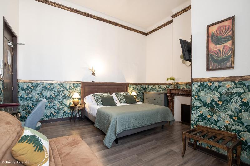 Deluxe Comfort Room image 3