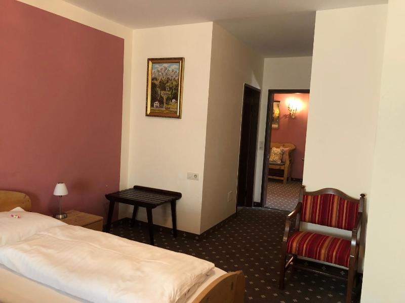 Standard Double Room image 2
