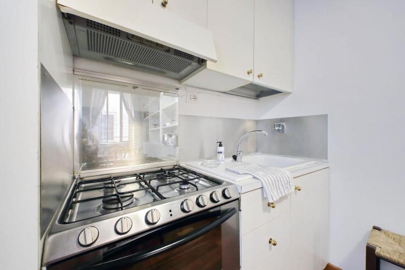 Beautiful Apartment in Campo de Fiori - image 5