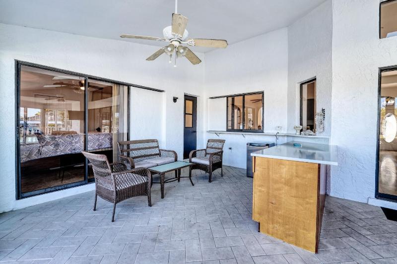 Villa Waterview - Amazing Gulf access pool and spa home on spacious corner lot! - image 6
