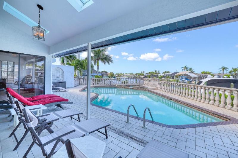 Villa Waterview - Amazing Gulf access pool and spa home on spacious corner lot! - image 20