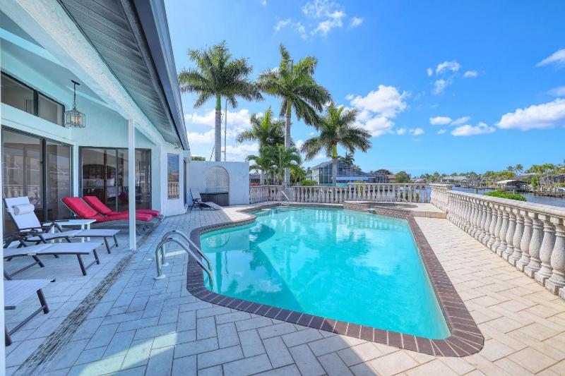 Villa Waterview - Amazing Gulf access pool and spa home on spacious corner lot! - image 28