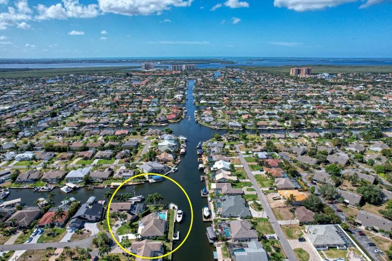 Villa Waterview - Amazing Gulf access pool and spa home on spacious corner lot! - image 24