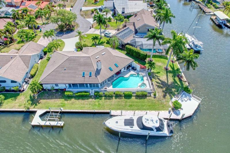 Villa Waterview - Amazing Gulf access pool and spa home on spacious corner lot! - image 22