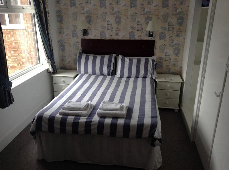Double Room image 3