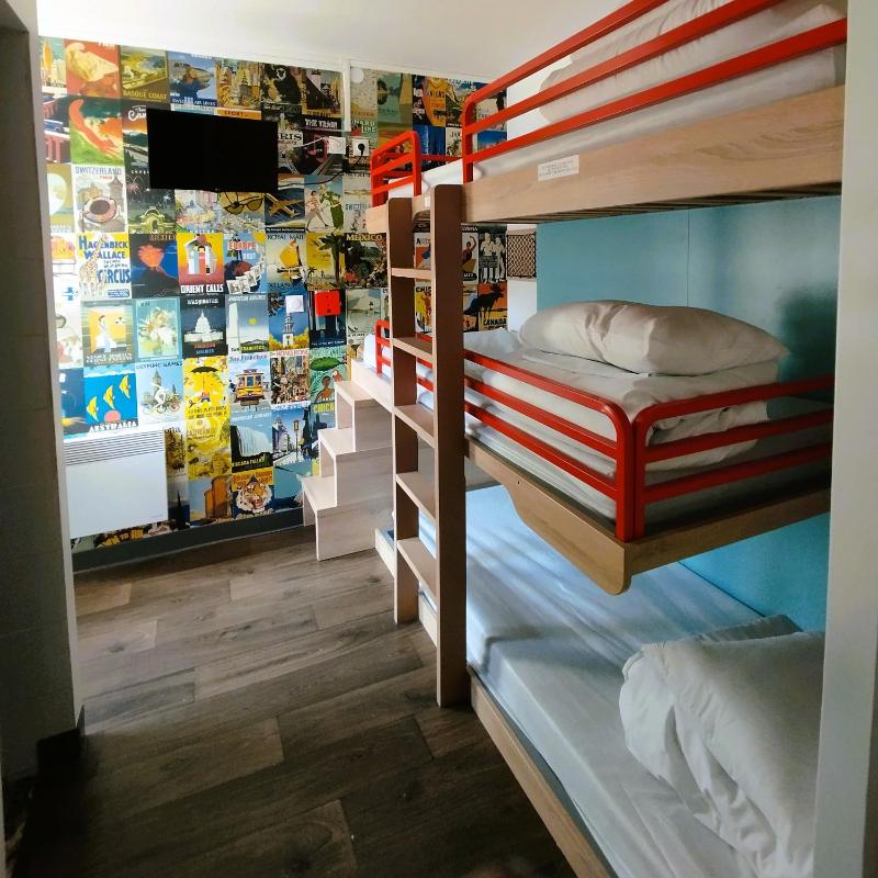 Cabrio Triple Room with Bathroom image 4
