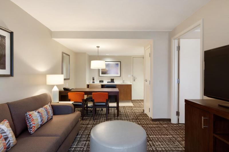 Premium Suite with Two Queen Beds image 3