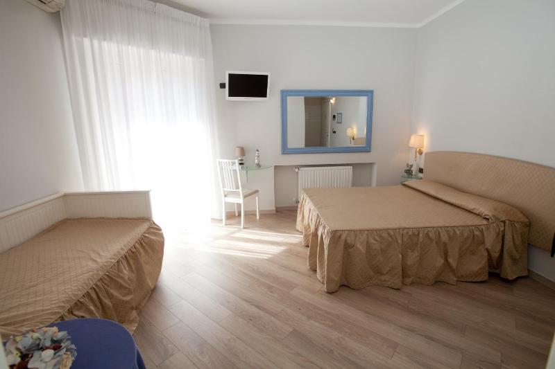 Triple Room image 2