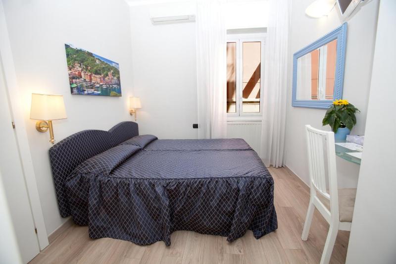 Small Double Room image 2