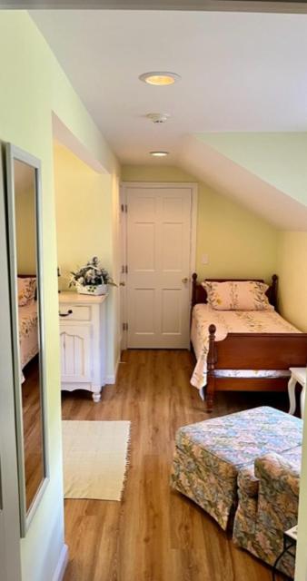 Queen Suite image 3